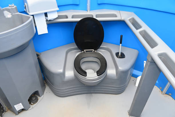 Best Portable restroom trailer rental  in Glenarden, MD